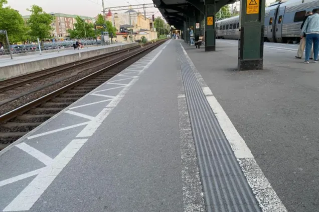 Train platform. Photo.