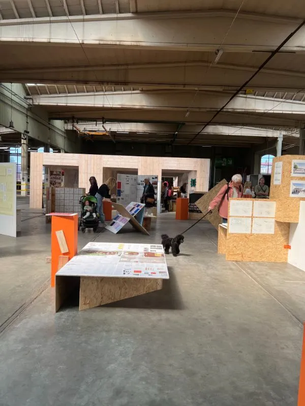 Exhibit stand overview. Photo. 